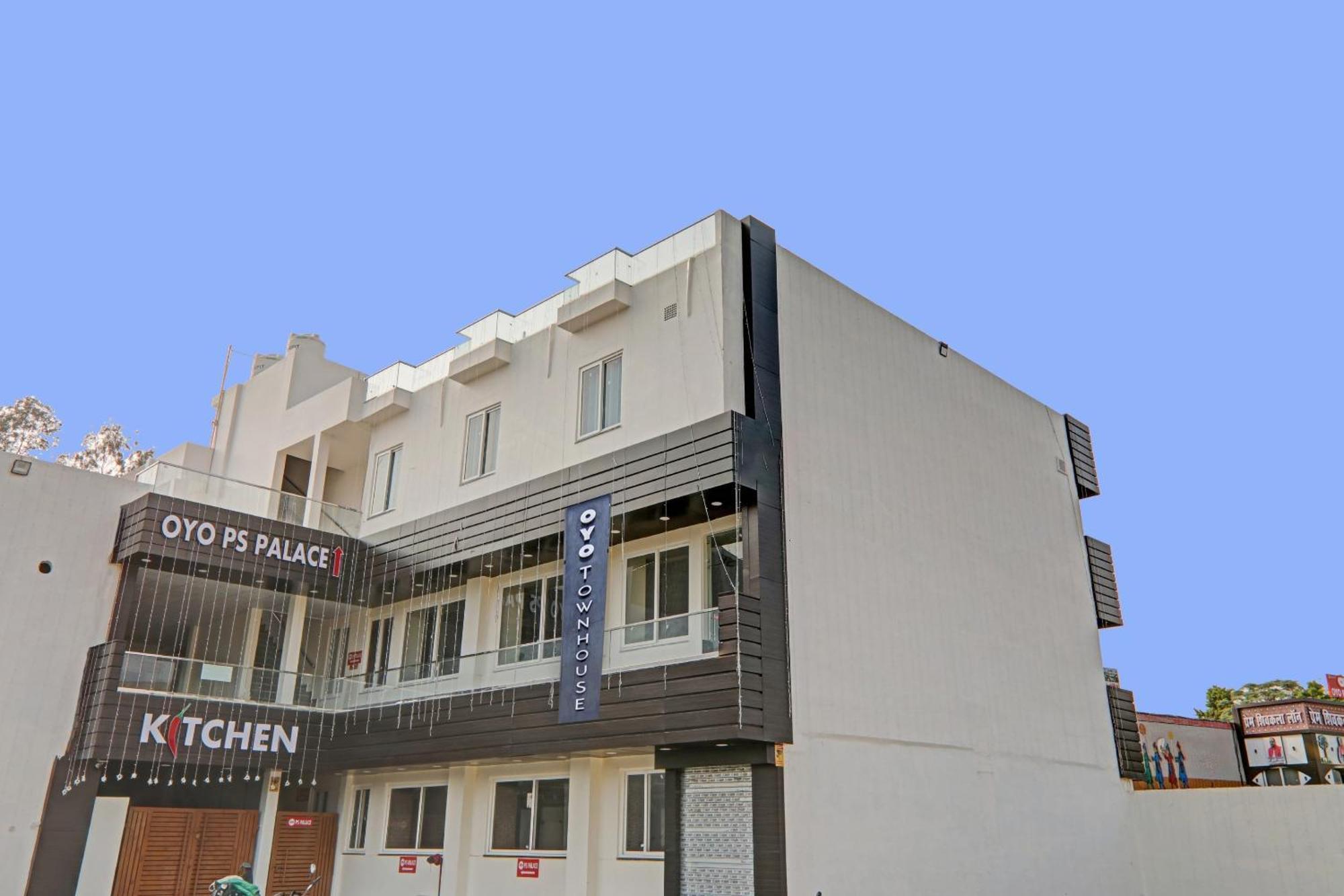 Townhouse P.S.Palace Near Amausi Metro Station Lucknow Eksteriør billede