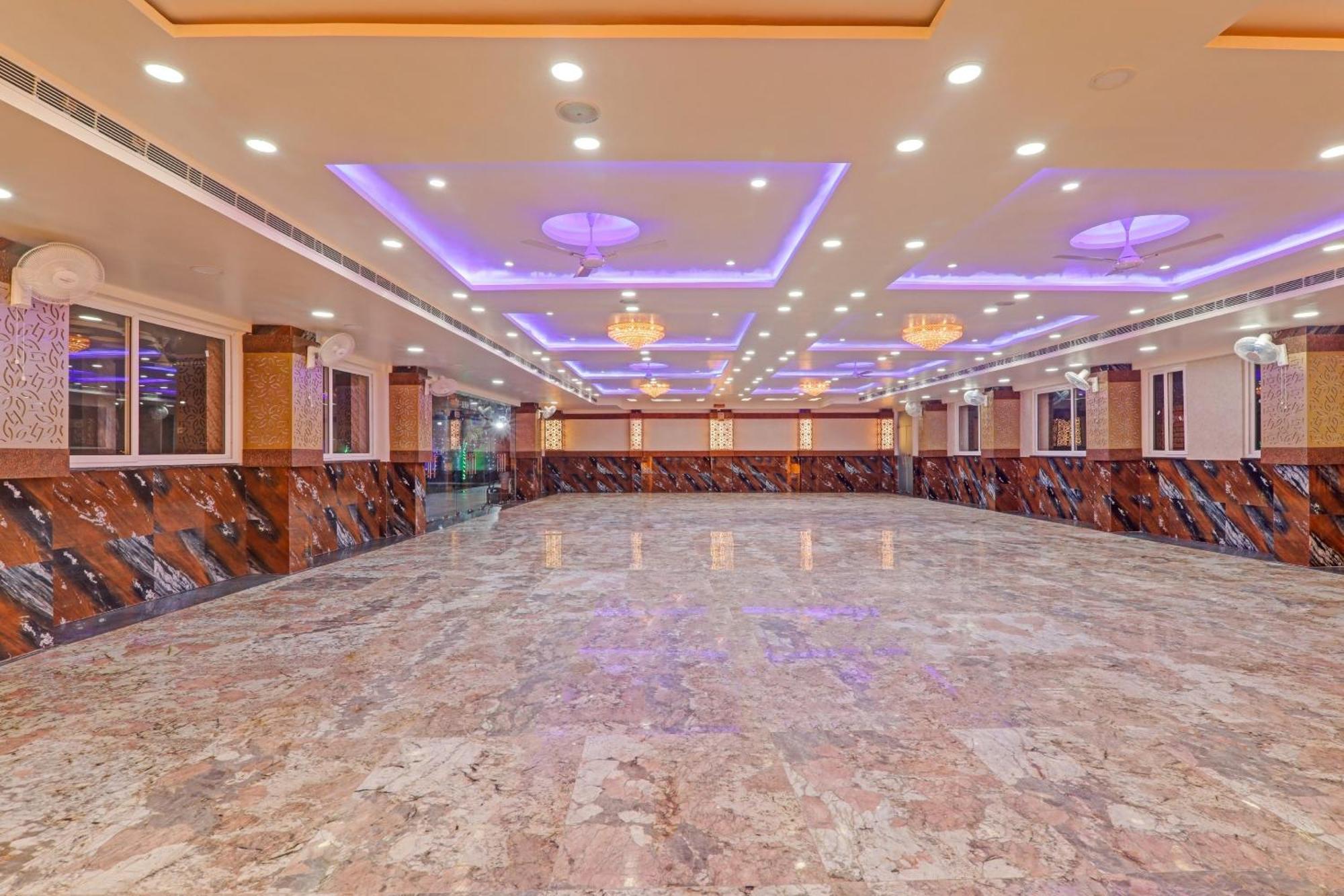 Townhouse P.S.Palace Near Amausi Metro Station Lucknow Eksteriør billede